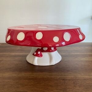 Mushroom cake stand